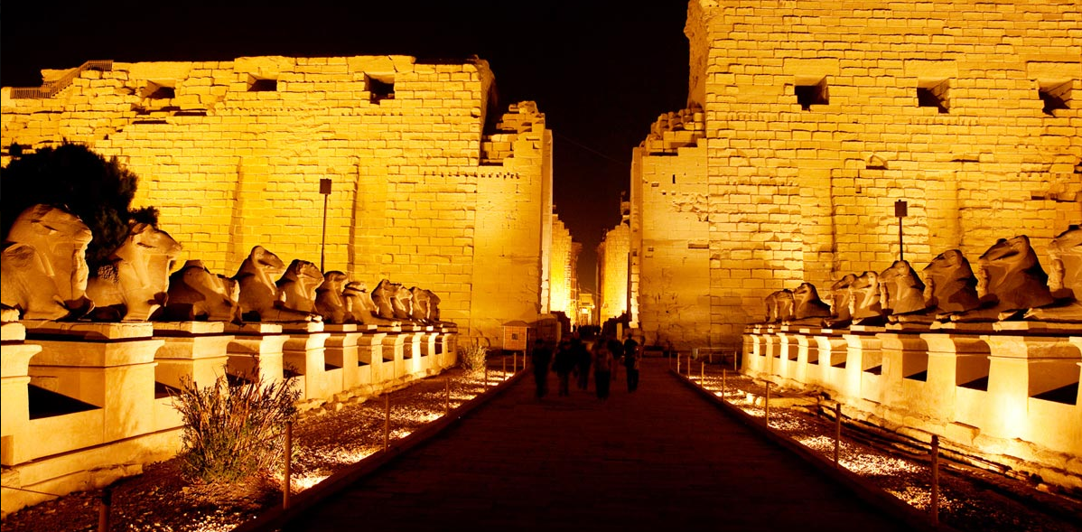 LUXOR
